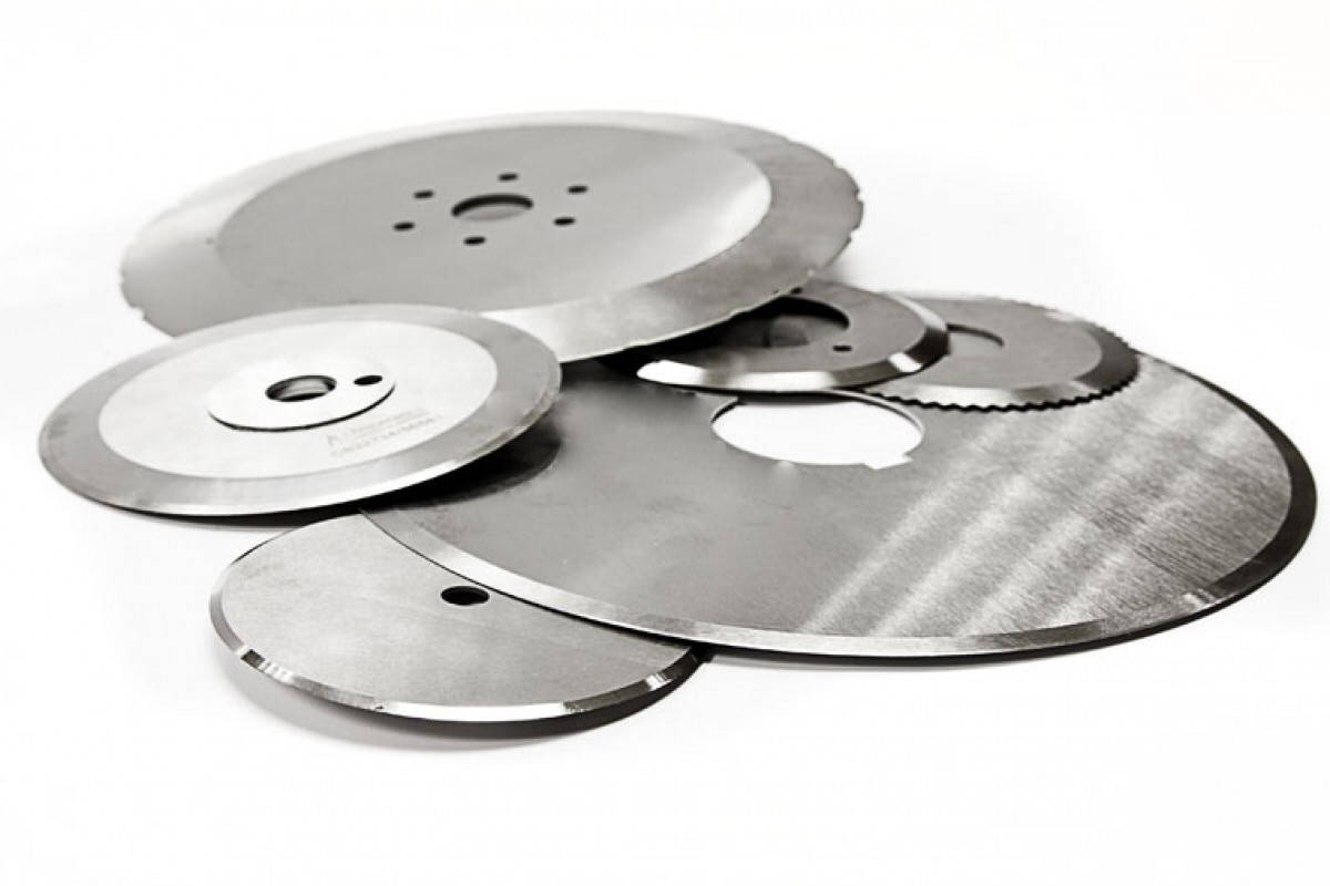 Bespoke manufactured stainless steel food packaging and food slicing, circular machine blades of various diameters, with bevelled razor sharp edge.